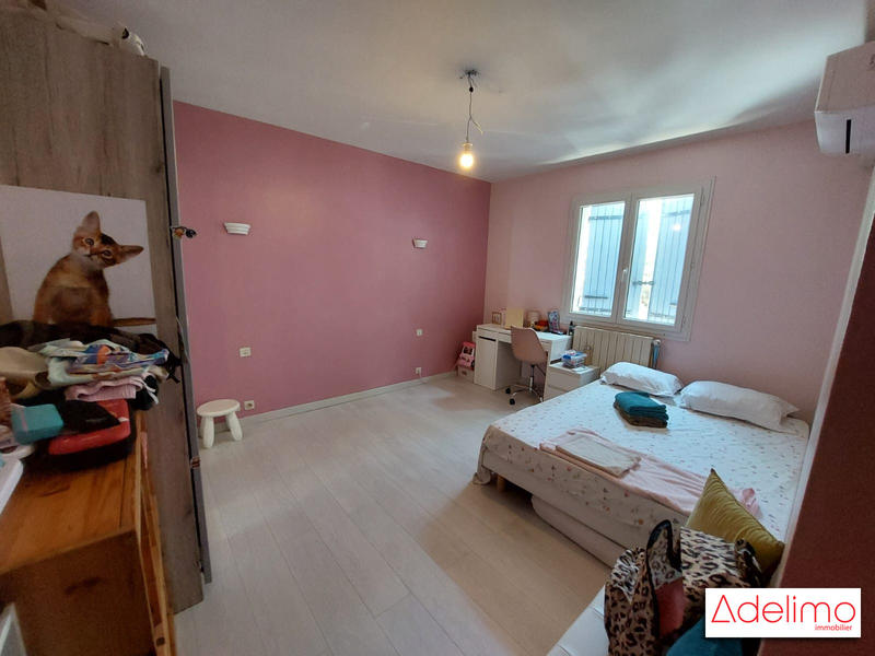 Villa - 231 m² - 9 pièces