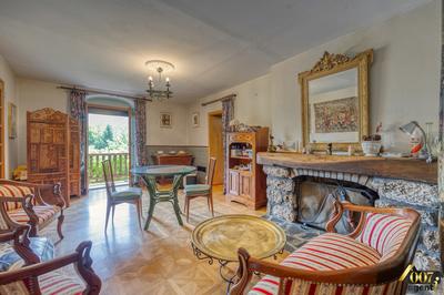 Maison - 182 m² - 7 pièces