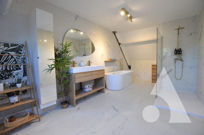 Maison - 178 m² - 5 pièces