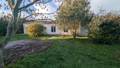 Maison - 1 395 m² - 7 pièces