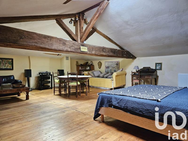 Maison - 365 m² - 7 pièces