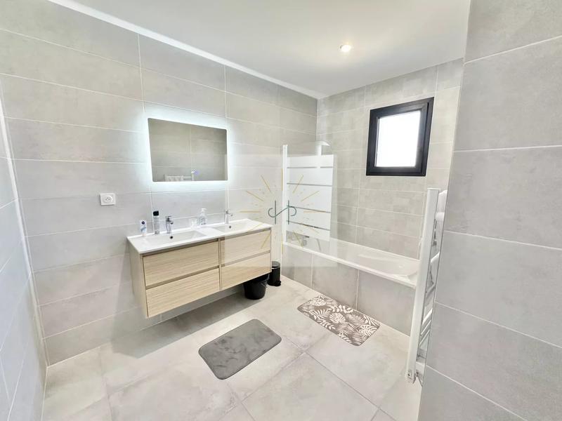 Maison - 117 m² - 4 pièces