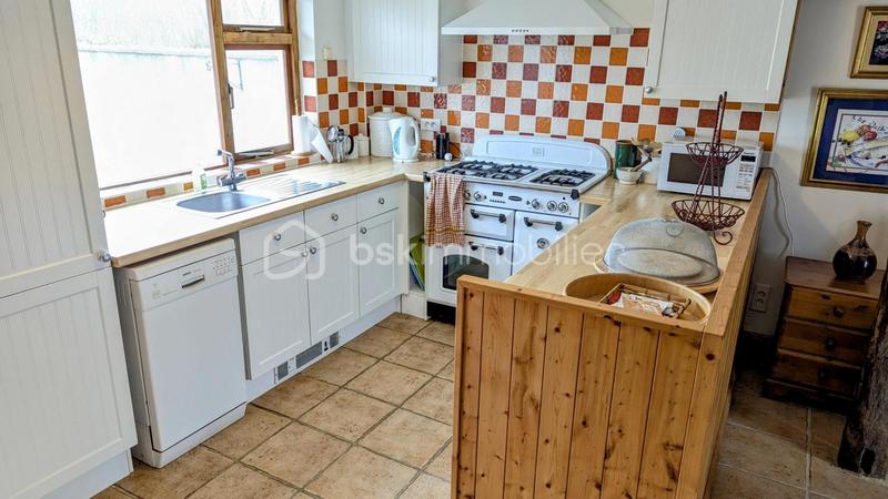 Propriété - 285 m² - 12 pièces