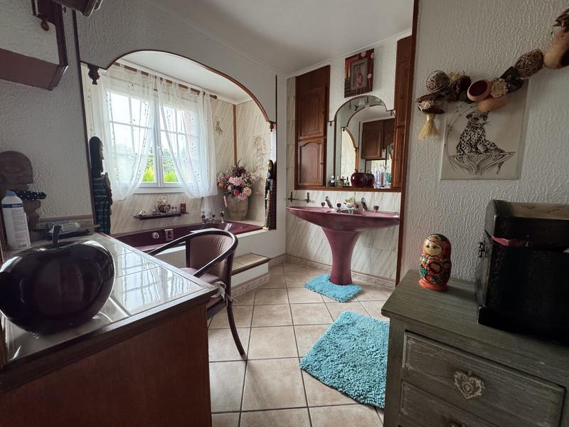 Viager - Maison traditionnelle - 240 m² - 6 pièces