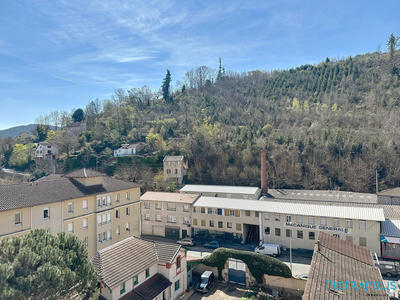 Appartement - 88 m² - 3 pièces