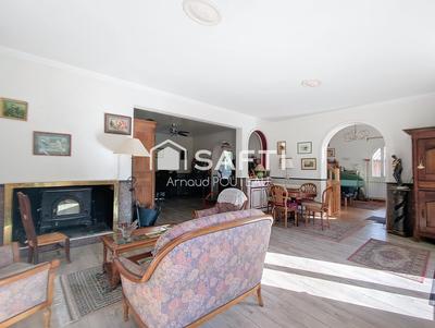 Propriété - 255 m² - 8 pièces