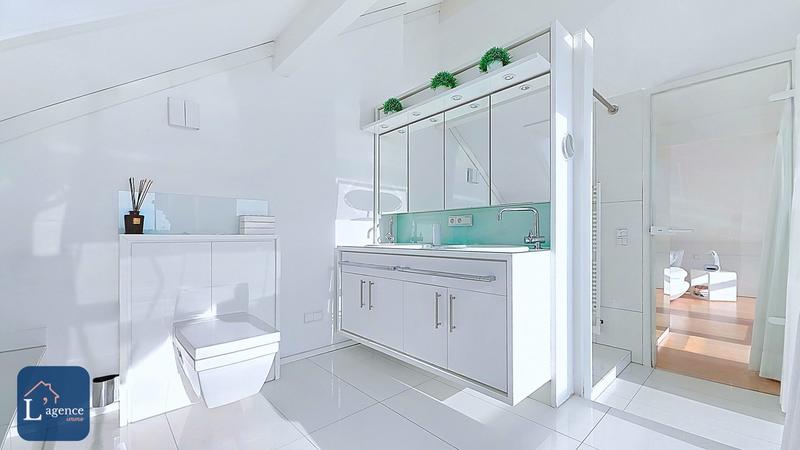 Maison contemporaine - 257 m² - 7 pièces