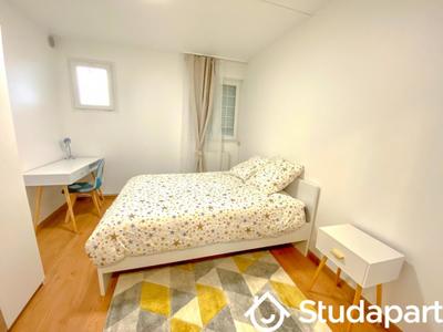 Chambre - 13 m² - 1 pièce