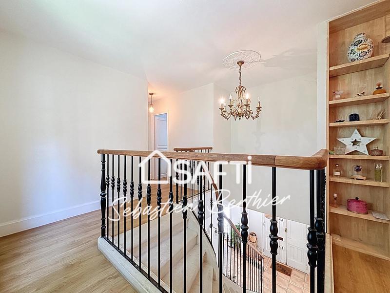 Maison de maîtres - 240 m² - 7 pièces