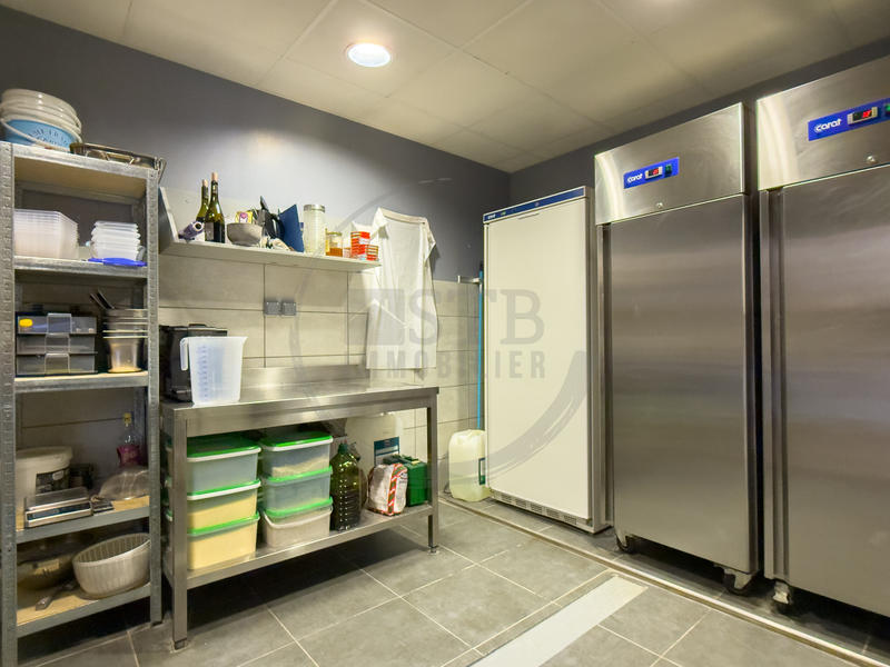 Fonds de commerce - Magasins - 65 m²