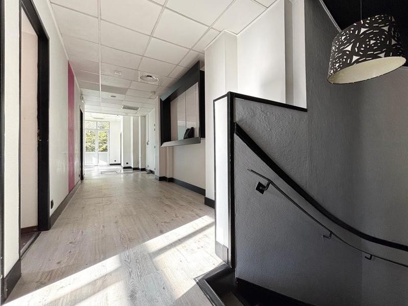 Bureau - 98 m²