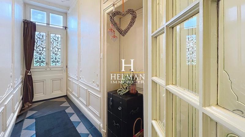 Maison - 258 m² - 7 pièces