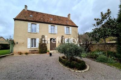 Maison - 230 m² - 9 pièces