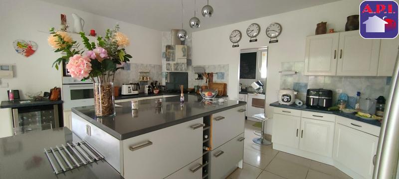 Maison - 180 m² - 4 pièces