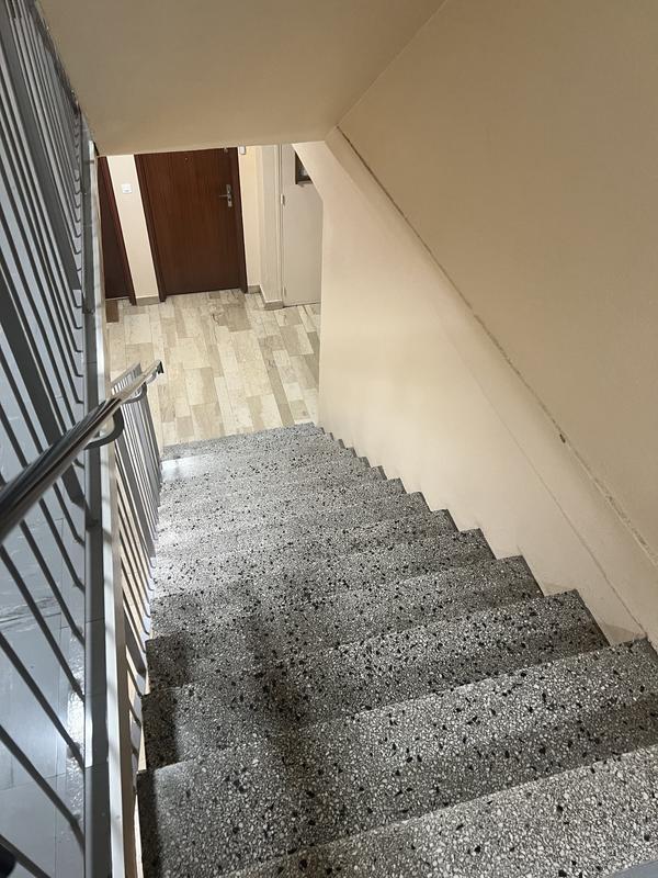 Appartement - 98 m² - 7 pièces