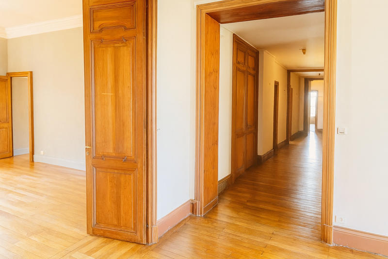 Appartement - 630 m² - 9 pièces