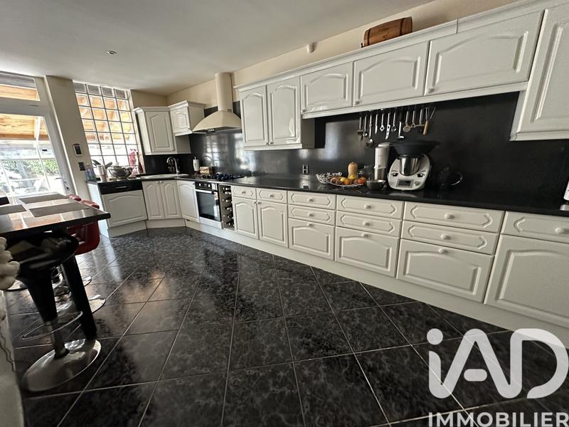 Maison - 368 m² - 15 pièces