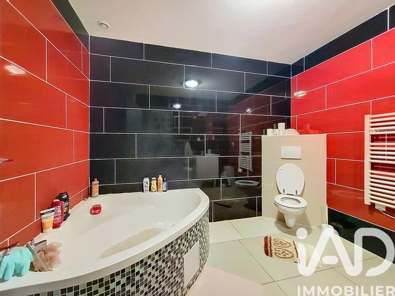 Maison - 217 m² - 8 pièces