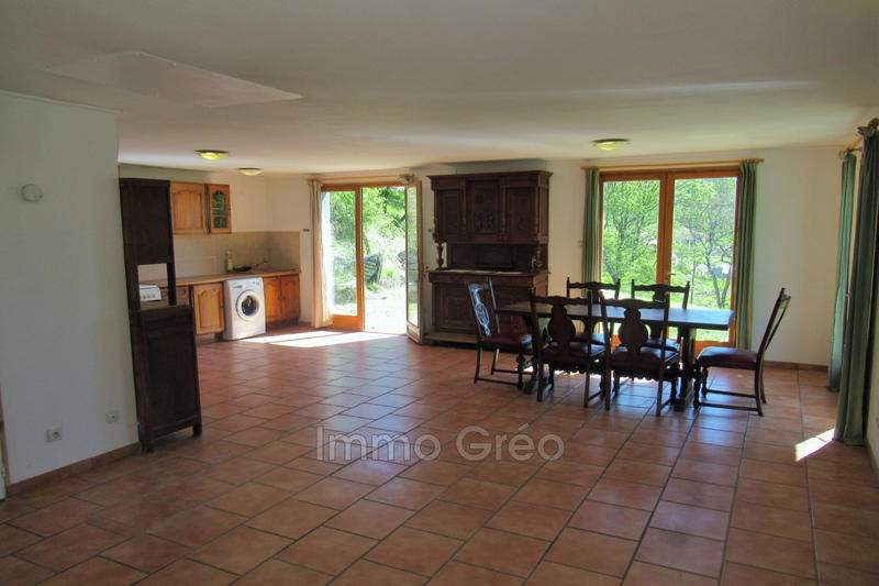 Maison - 235 m² - 5 pièces