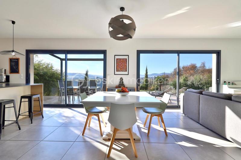 Villa - 147 m² - 6 pièces