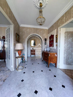 Maison - 285 m² - 8 pièces