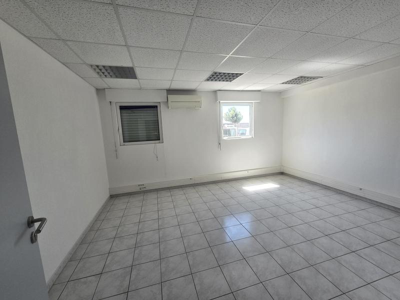 Bureau - 75 m² - 2 pièces