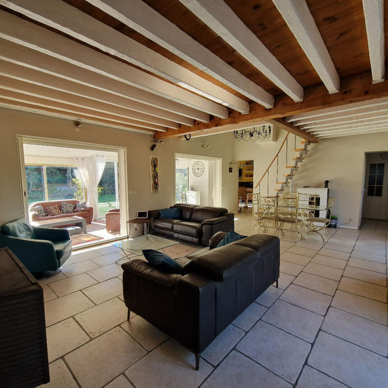 Maison - 205 m² - 8 pièces