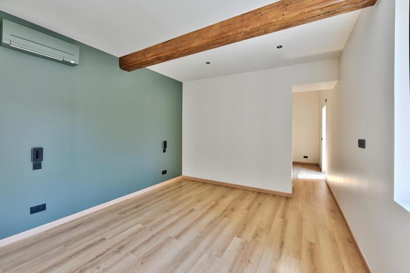 Propriété - 210 m² - 7 pièces