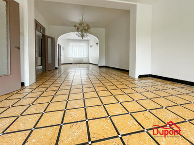 Maison - 249 m² - 7 pièces