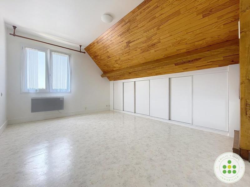 Maison - 208 m² - 9 pièces