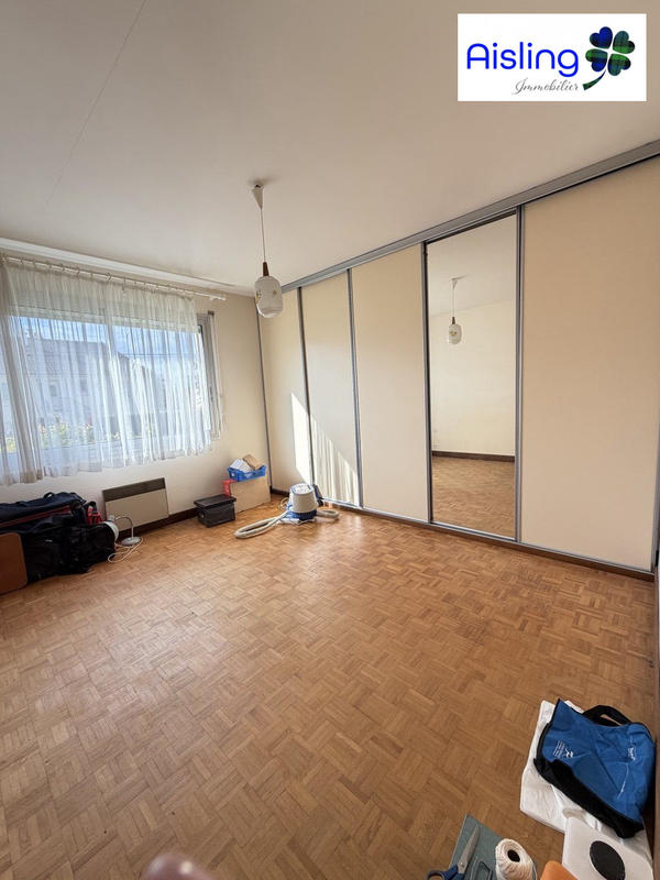 Villa - 235 m² - 10 pièces