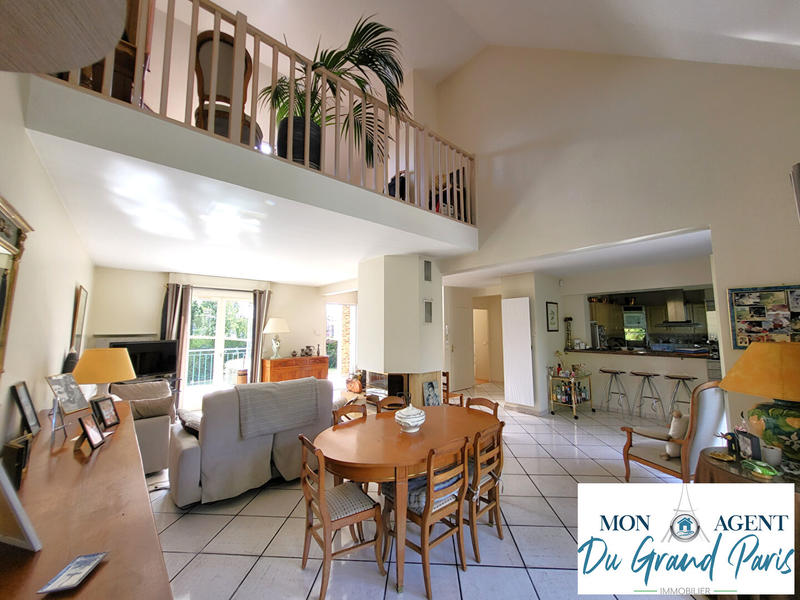 Maison - 167 m² - 6 pièces