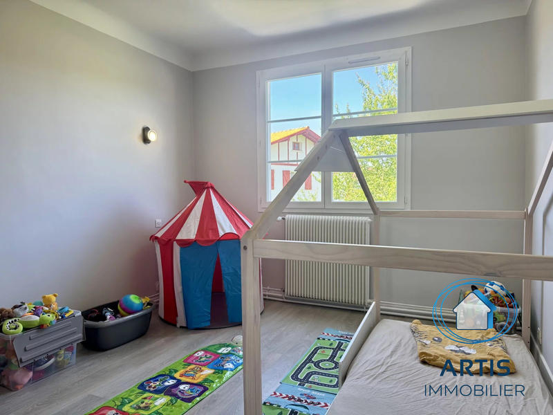 Appartement - 100 m² - 5 pièces