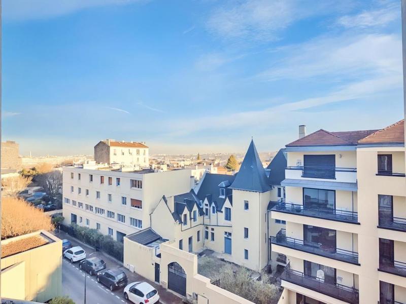 Appartement - 135 m² - 5 pièces