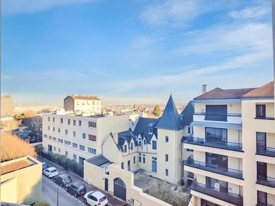 Appartement - 135 m² - 5 pièces