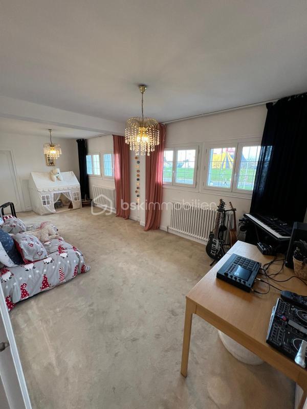 Maison - 170 m² - 8 pièces