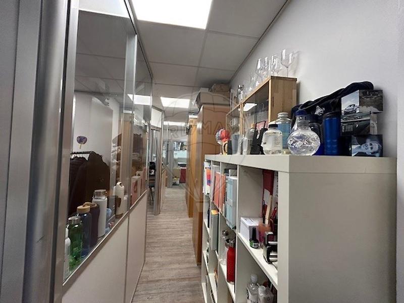 Bureau - 68 m² - 3 pièces