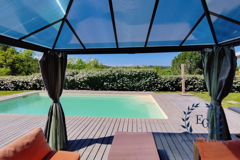 Maison - 184 m² - 7 pièces