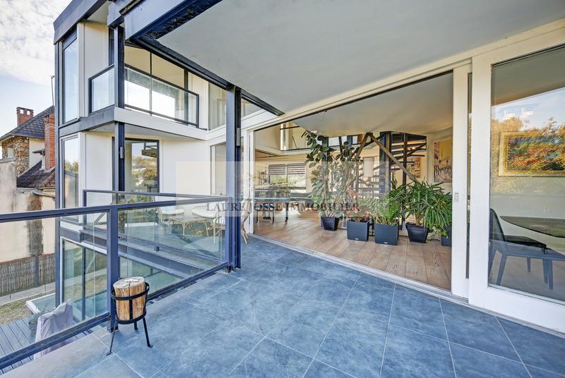 Maison contemporaine - 366 m² - 12 pièces