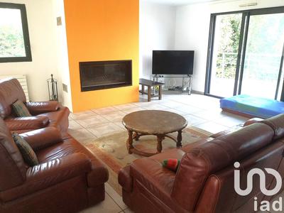 Maison - 246 m² - 10 pièces