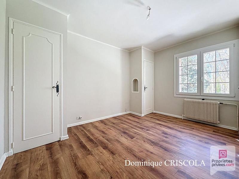 Maison - 300 m² - 12 pièces