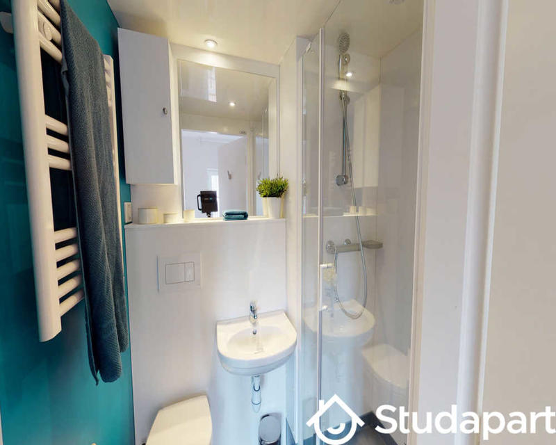 Chambre - 120 m² - 1 pièce