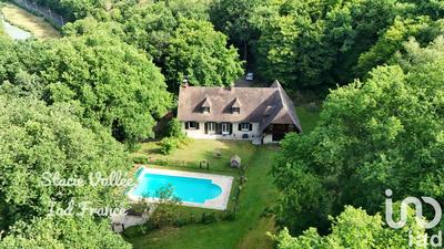 Maison - 248 m² - 9 pièces