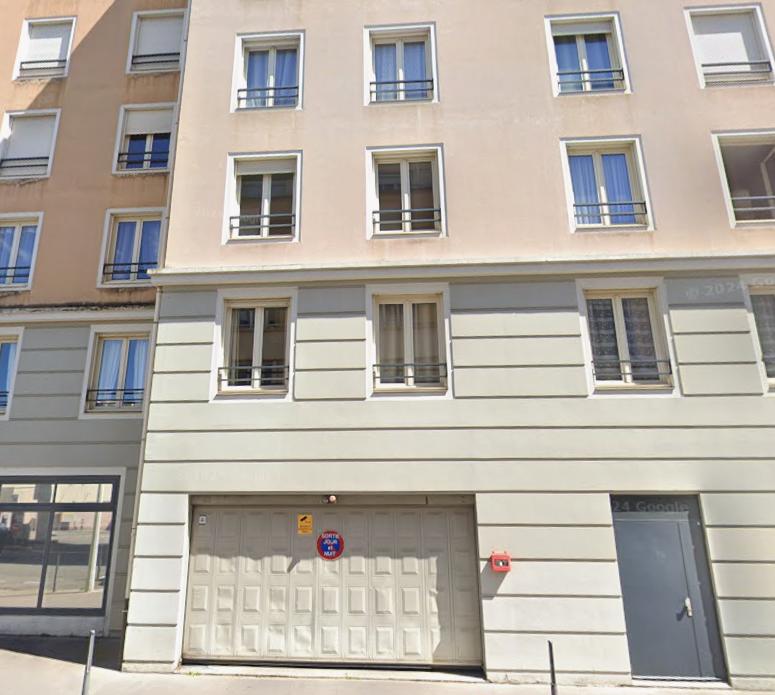 Parking / Garage - 12 m²