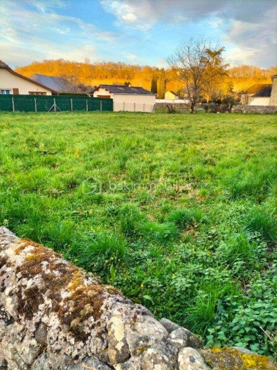 Terrain constructible - 908 m²