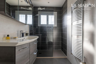 Maison traditionnelle - 136 m² - 7 pièces