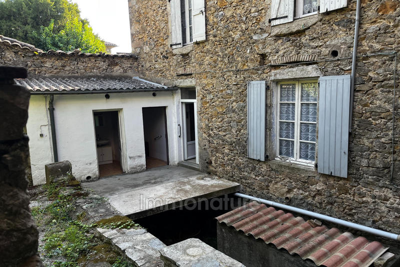 Maison - 325 m² - 13 pièces