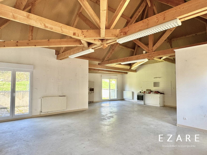 Maison - 225 m² - 6 pièces