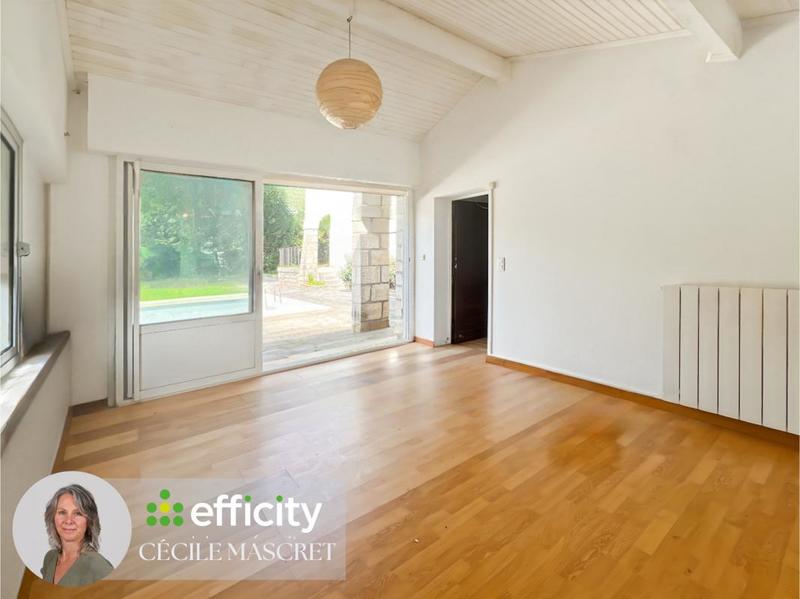 Maison - 182 m² - 7 pièces