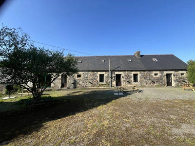 Maison - 689 m²